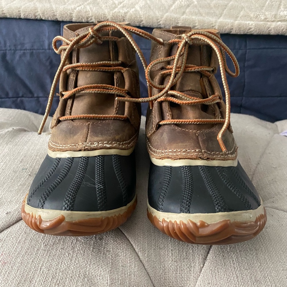 Sorel Brown and Black Ankle Boots